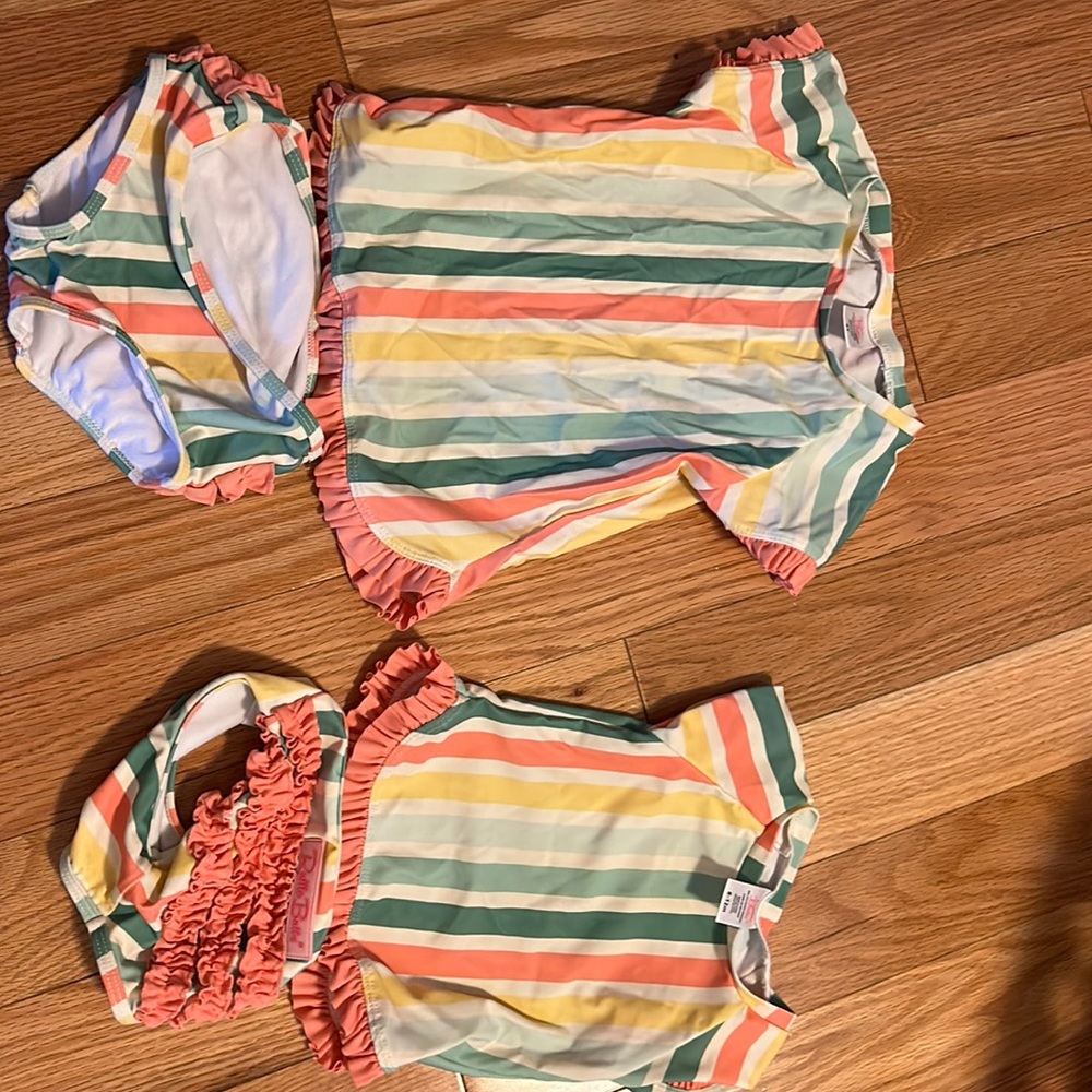 Sister set of bathing suits